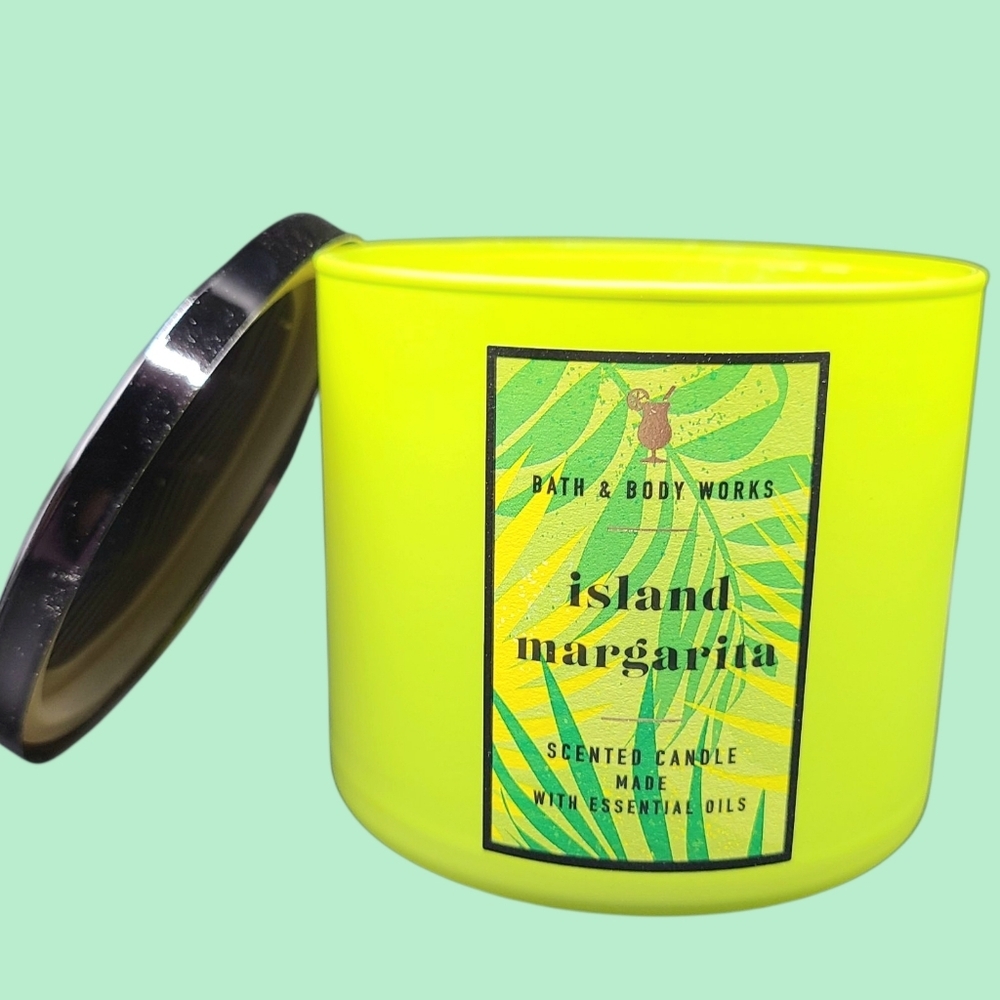 ISLAND MARGARITA 3-WICK CANDLE BY BATH AND BODY WORKS
